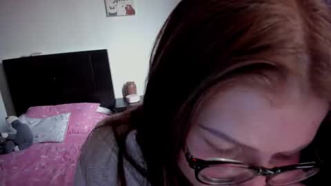 Snapshot of namibecker chatting on November 2025 06:59:02 PM Nami online show from November 2025 06:59:02 PM