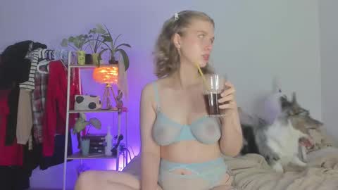 Agnes online show from October 2025 07:54:01 PM