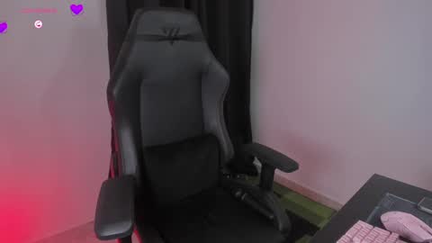            online show from February 2025 02:08:01 AM