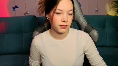 Maeve online show from December 2025 08:20:02 AM