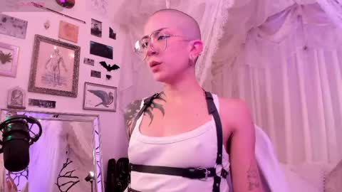 Snapshot of nanaxnana chatting on May 2026 07:04:01 AM Alma Maria online show from May 2026 07:04:01 AM