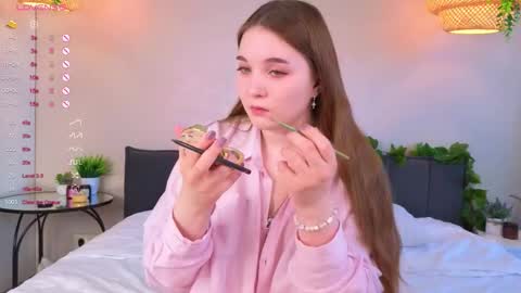 Luna online show from September 2025 05:07:02 AM