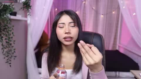 Snapshot of nanii_velvett chatting on October 2025 02:51:02 PM Nanii online show from October 2025 02:51:02 PM