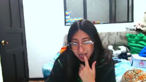 nanilux_1 online show from October 2025 10:56:02 PM