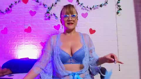Snapshot of naomi_diamond_ chatting on September 2025 12:07:01 PM Naomi online show from September 2025 12:07:01 PM