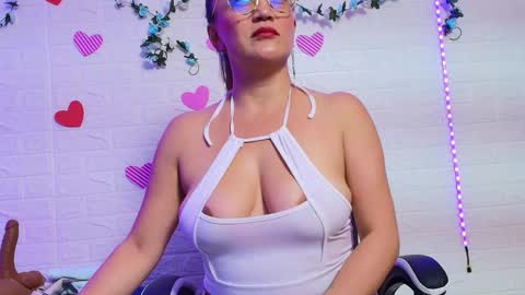 Snapshot of naomi_diamond_ chatting on October 2025 10:35:02 AM Naomi online show from October 2025 10:35:02 AM