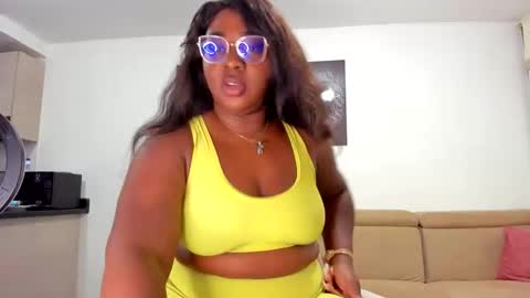 Snapshot of naomi_kiing chatting on February 2025 12:30:02 AM Nathalia King online show from February 2025 12:30:02 AM