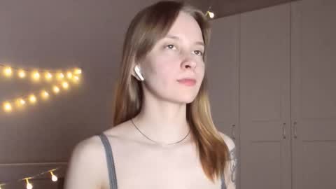 Naomi online show from April 2026 09:01:02 PM