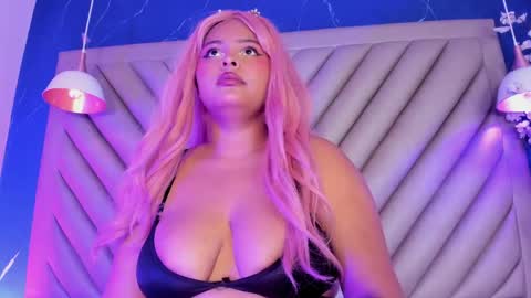 naomi_velour online show from June 2026 07:08:02 PM