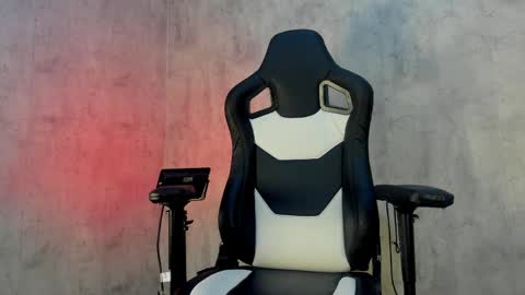 Heidy  online show from May 2026 04:18:01 AM