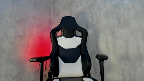 Heidy  online show from May 2026 05:00:01 PM