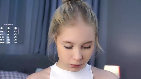 Snapshot of naomibry chatting on January 2026 01:15:02 PM Angel online show from January 2026 01:15:02 PM