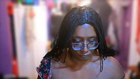 Naomi online show from October 2025 10:26:01 AM