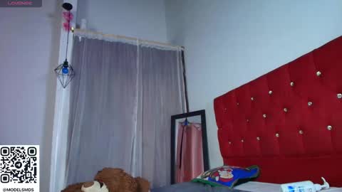 Naomi Campbel online show from December 2025 09:12:02 PM