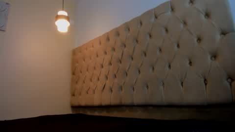 naomis_35 online show from February 2026 07:19:02 PM