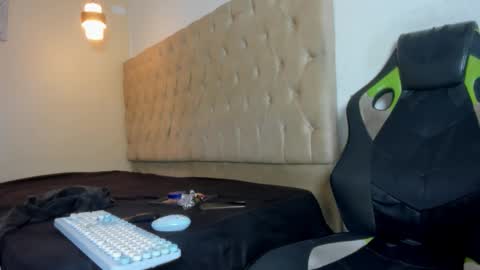 naomis_35 online show from February 2026 07:47:02 PM