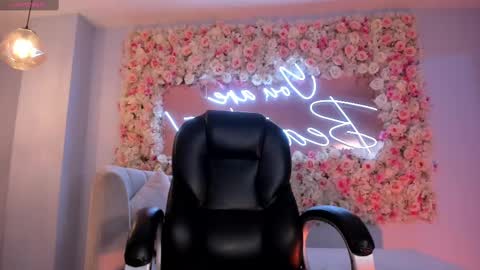 Naomi online show from February 2025 12:47:01 PM