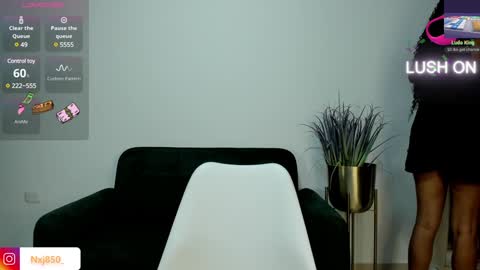 Naomi     online show from January 2025 09:08:02 PM