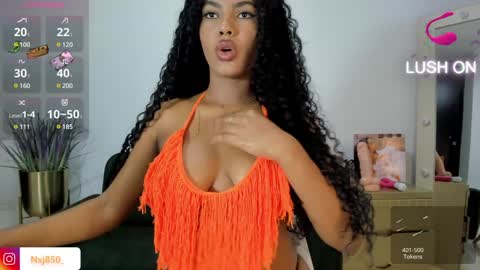 Naomi     online show from February 2025 08:46:01 PM