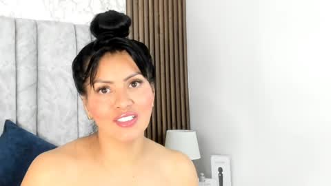 Naomy Smith online show from January 2025 10:39:01 PM