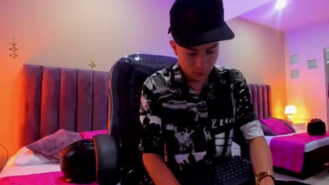 Nascary Fox online show from November 2025 07:49:02 PM