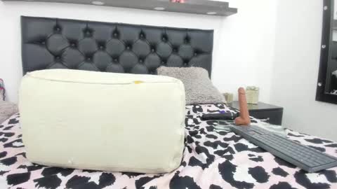 Snapshot of nashira_robert chatting on December 2024 03:41:01 AM Debora online show from December 2024 03:41:01 AM