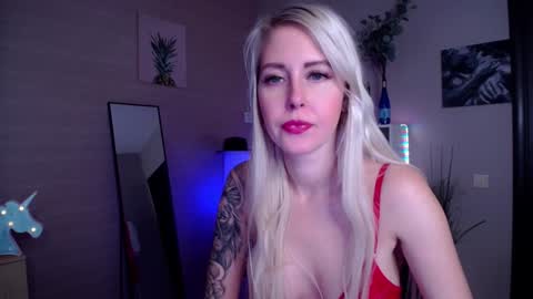 Snapshot of nastasya_cute chatting on December 2024 01:58:01 AM Nastya online show from December 2024 01:58:01 AM