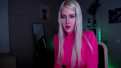Snapshot of nastasya_cute chatting on December 2024 02:01:02 AM Nastya online show from December 2024 02:01:02 AM