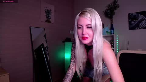 Snapshot of nastasya_cute chatting on January 2025 01:45:02 AM Nastya online show from January 2025 01:45:02 AM