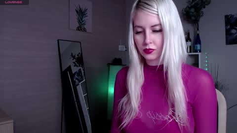 Snapshot of nastasya_cute chatting on February 2025 01:37:01 AM Nastya online show from February 2025 01:37:01 AM