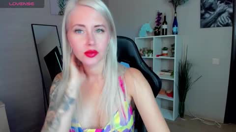 Snapshot of nastasya_cute chatting on September 2025 01:42:02 AM Nastya online show from September 2025 01:42:02 AM