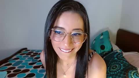 Snapshot of nat4youlove chatting on December 2024 01:07:01 AM nathalia online show from December 2024 01:07:01 AM