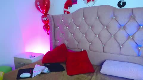 nat_evans8 online show from April 2026 03:47:01 AM