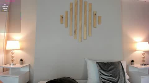 Natacha Diaz online show from November 2025 11:11:01 AM