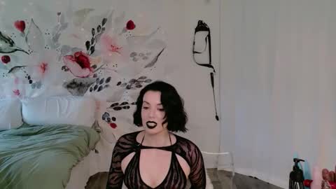 Snapshot of natahsaluxxx chatting on May 2026 02:35:02 PM Natasha Luxxx online show from May 2026 02:35:02 PM