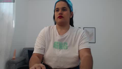 Nathalia online show from September 2025 06:19:02 PM