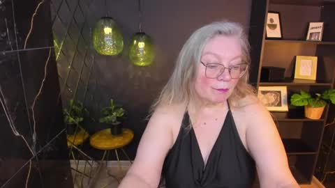Snapshot of natalicloud chatting on May 2026 01:38:01 PM NataliCloud online show from May 2026 01:38:01 PM