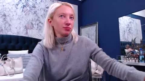 Natalie online show from November 2025 09:43:02 AM