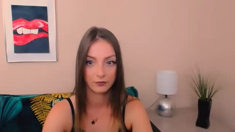Snapshot of natalie_live chatting on May 2026 06:32:01 AM NatalieSexy online show from May 2026 06:32:01 AM