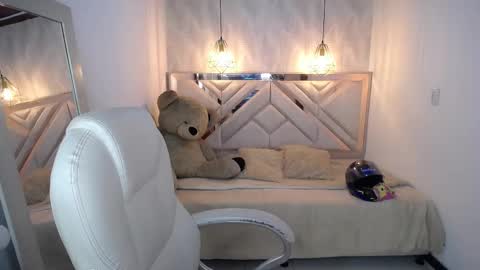 natalie  online show from March 2026 07:52:01 PM