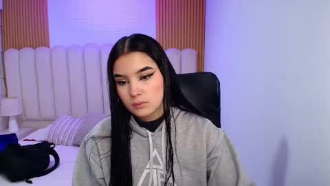 natalie  online show from March 2026 12:21:02 PM