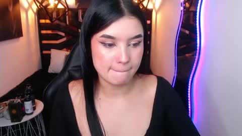 natalie  online show from April 2026 08:34:02 PM