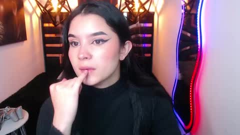 natalie  online show from April 2026 07:59:01 PM