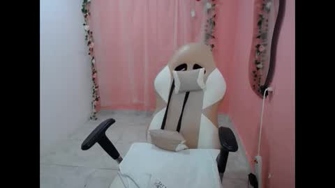 natalielabellex1 online show from October 2025 05:44:02 PM