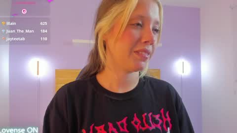 Snapshot of nataly_rodri chatting on May 2026 10:50:03 PM Nataly online show from May 2026 10:50:03 PM