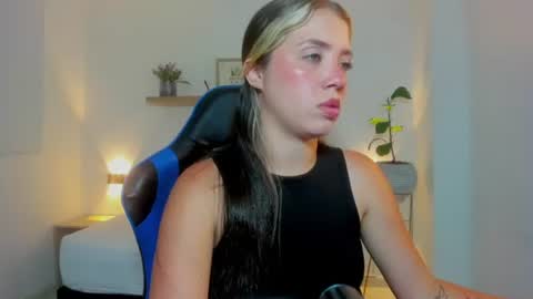Nataly online show from July 2026 07:05:01 PM