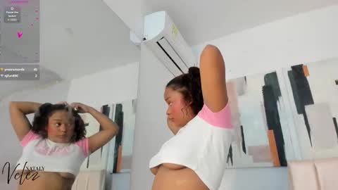 Snapshot of nataly_velez chatting on October 2025 07:36:02 PM Naty online show from October 2025 07:36:02 PM
