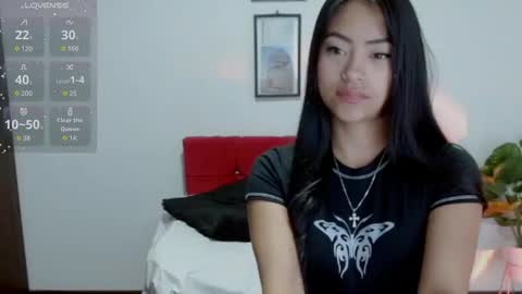 Nataly Escobar online show from November 2025 01:25:02 PM