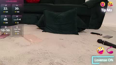 Naty  online show from June 2026 09:52:01 PM