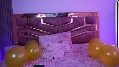 Natasha Vesper  online show from October 2025 12:17:02 PM